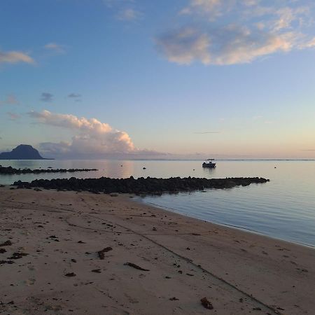 Caplage - Beachfront Ground Floor Apartment In Tamarin Luaran gambar