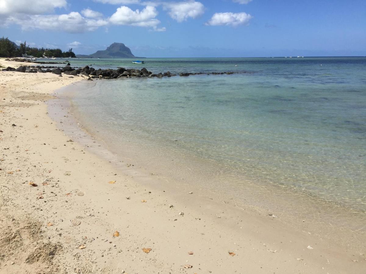 Caplage - Beachfront Ground Floor Apartment In Tamarin Luaran gambar