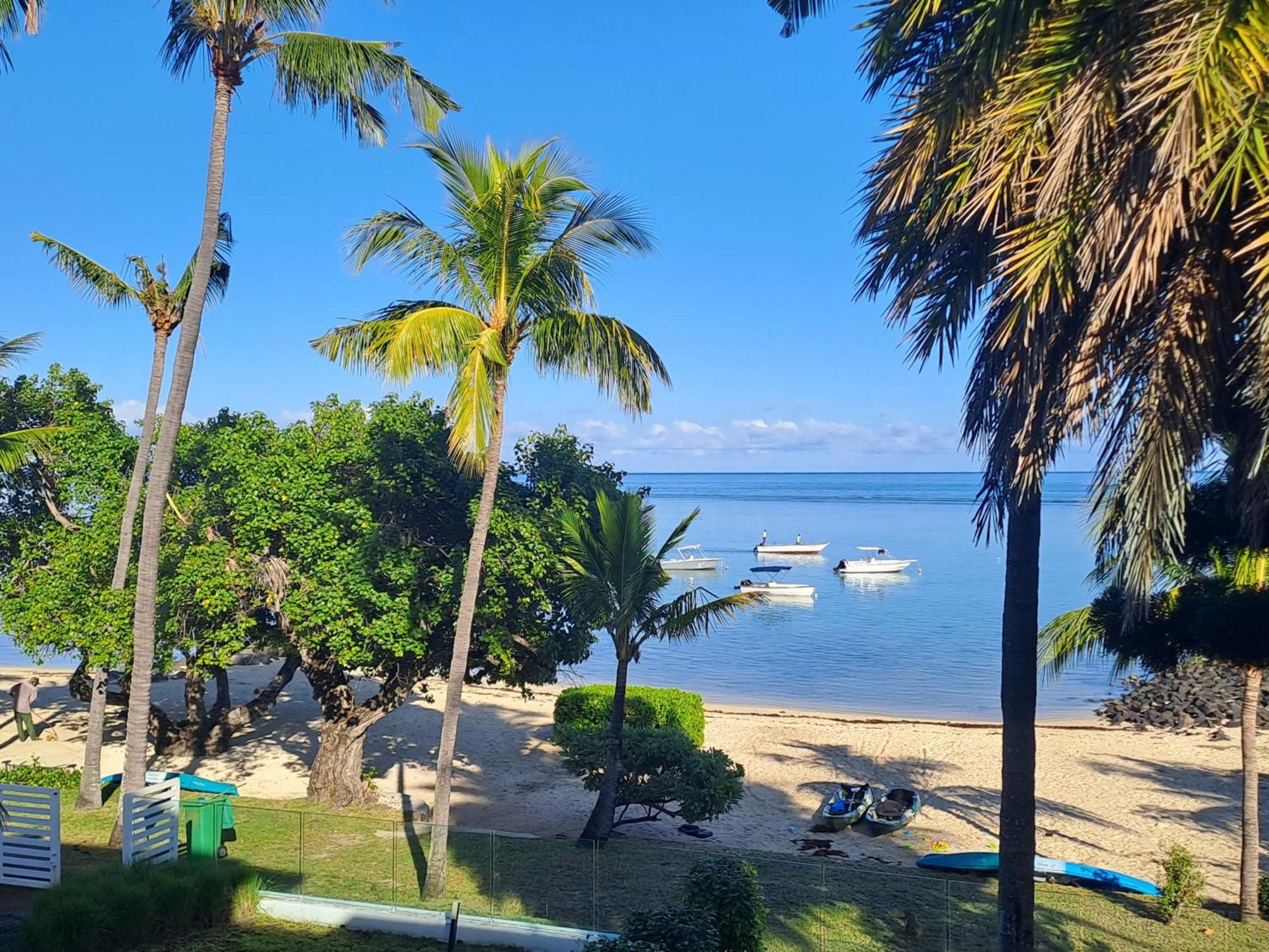 Caplage - Beachfront Ground Floor Apartment In Tamarin Luaran gambar