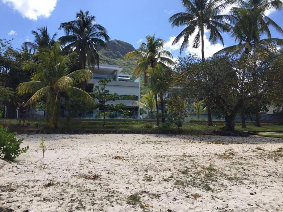 Caplage - Beachfront Ground Floor Apartment In Tamarin Luaran gambar